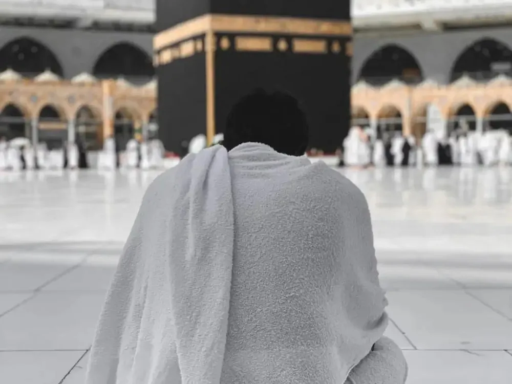 Umrah Tanpa Kamera: Cara Mengembalikan Fokus dan Kekhusyukan
